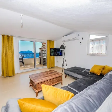 Luxuriously Furnished Penthouse With Terrace Pool And Jacuzzi In Kalkan 아파트